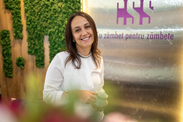 Dr. Cristina Munteanu, medic coordonator al clinicilor Cris Smile din București