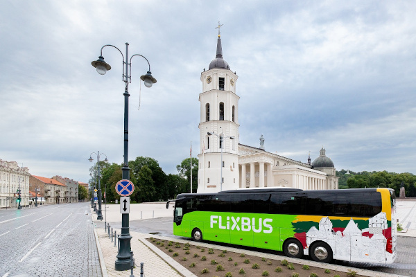 FlixBus lansează rețeaua domestică din UK și anunță primele curse din Țările Baltice