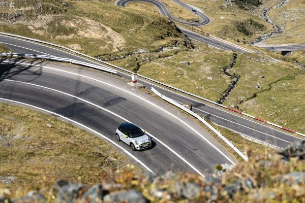 Surpriză electrică la TRANSYLVANIA CLASSIC Sibiu – BMW Group România va anunţa un proiect special de motorsport
