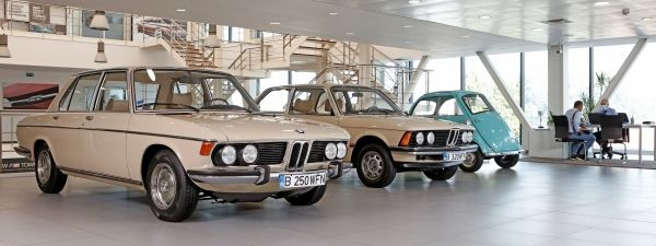 Călătorie în timp – trei modele, doi fraţi şi o perspectivă autentică asupra BMW de acum o jumătate de secol
