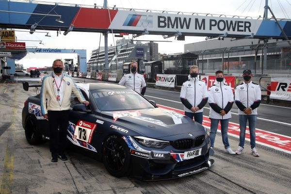 BMW Junior Team a reuşit un debut impresionant în cursa de 24 de ore de la Nürburgring