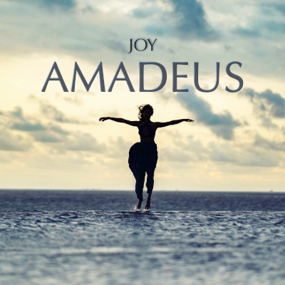 Amadeus lansează un album aniversar, la 20 de ani de la înființare, și se implică activ în lupta contra violenței domestice