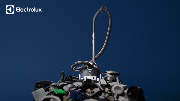 Electrolux aspirator realizat din materiale 100% reciclabile și reciclate