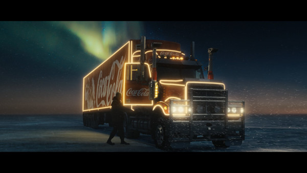 coca cola christmas truck 2020