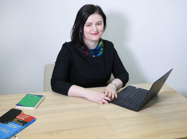 Ioana Arsenie, consultant de business