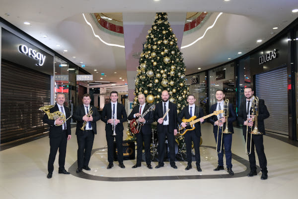 Crăciunul pe acorduri muzicale: Shopping City Satu Mare, transformat într-o scenă pentru Filarmonica de Stat „Dinu Lipatti”