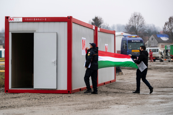 MOL oferă locuințe mobile și containere sanitare pentru victimele cutremurului din Croația