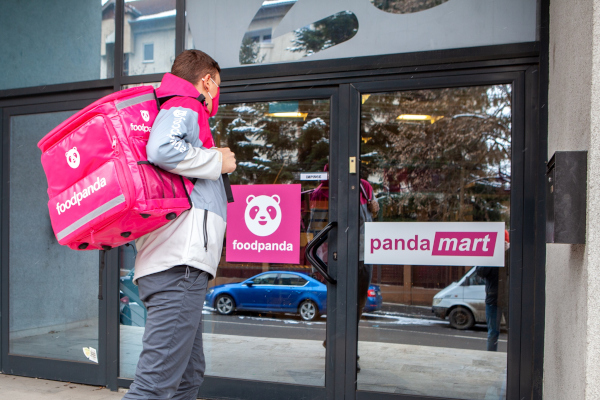 foodpanda România lansează pandamart, magazine proprii pentru cumparături rapide, din care livrarea se va face în maximum 30 de minute