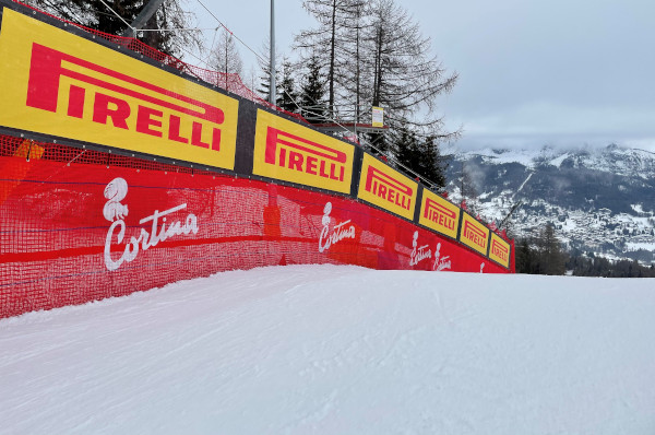 Pirelli sponsorizează Campionatele Mondiale de Schi de la Cortina cu gama de anvelope de iarnă