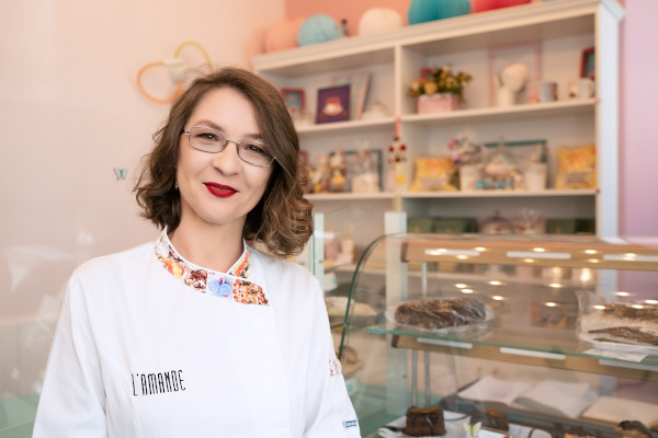 L’Amande – Desserts sans gluten pornește extinderea în România prin debutul în Bacău