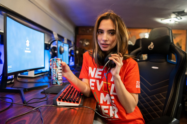 HELL ENERGY lansează în România primul său energizant dedicat gamerilor