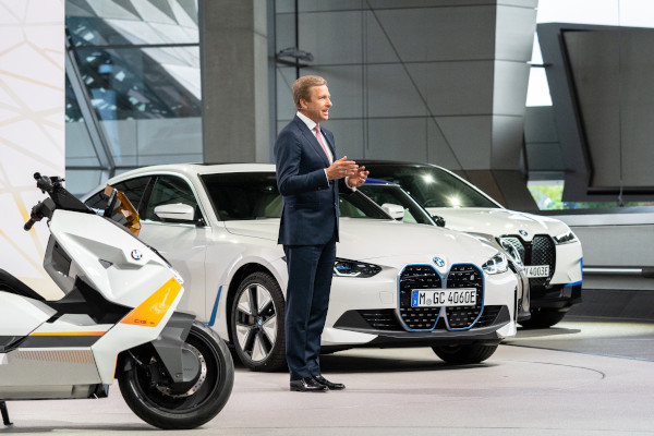 Peste 200 de milioane de tone reducere a emisiilor CO2 până în 2030: obiective clare BMW Group