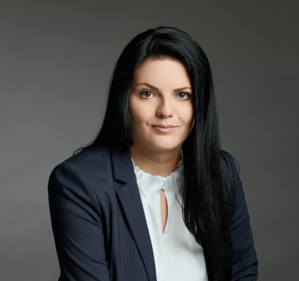 Oana Bădărău, Partner & Head of Real Estate & PPP PeliPartners