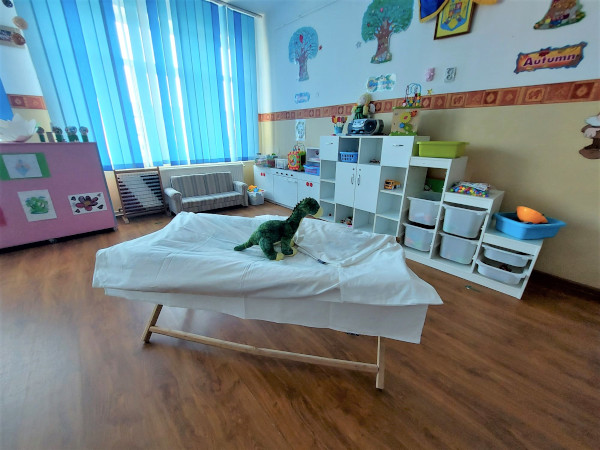 ADIENT TRIM Ploiești donează lenjerii de pat complete către cinci instituții de învățământ din județul Prahova