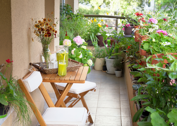 Cum îți transformi balconul într-o oază de relaxare
