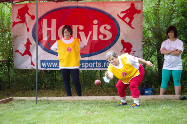 Competiție de Bocce – primul eveniment Special Olympics România desfășurat față în față de la începutul pandemiei, cu sprijinul partenerului tehnic – Hervis Sports & Fashion