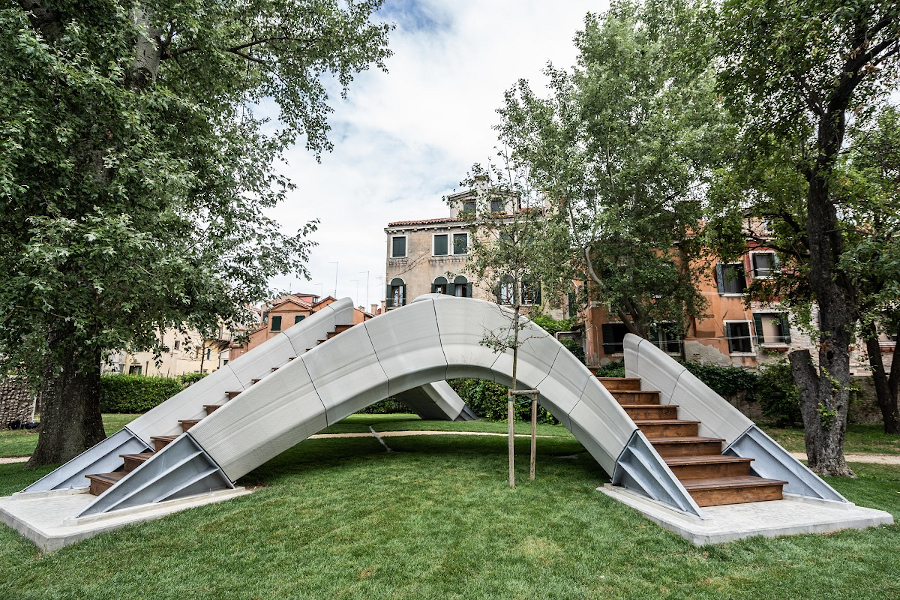 Grupul Holcim dezvăluie primul pod din lume realizat cu beton printat 3D