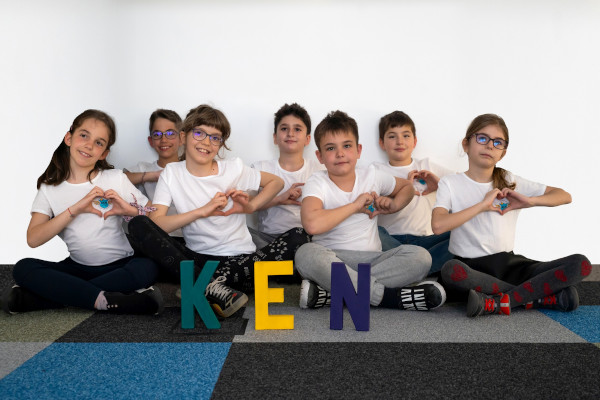 KEN Academy deschide înscrierile pentru anul școlar 2021–2022 și lansează programe online și offline