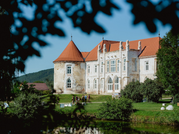 Lidl România investește 150.000 de lei în renovarea castelului Bánffy din Bonțida
