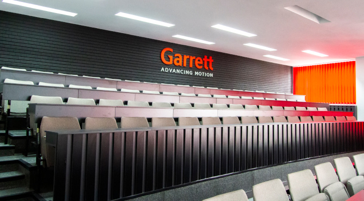 Garrett Motion și Academia de Studii Economice din București au inaugurat un amfiteatru de 50000 de euro cu ocazia deschiderii anului universitar 2021-2022