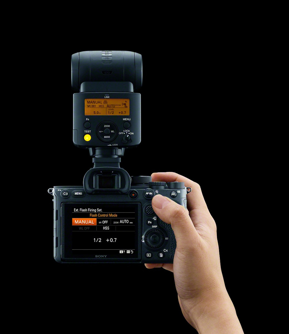 Noua cameră Sony Alpha 7 IV redefinește standardele, cu un senzor de imagine full-frame de 33 megapixeli și operabilitate extraordinară foto-video