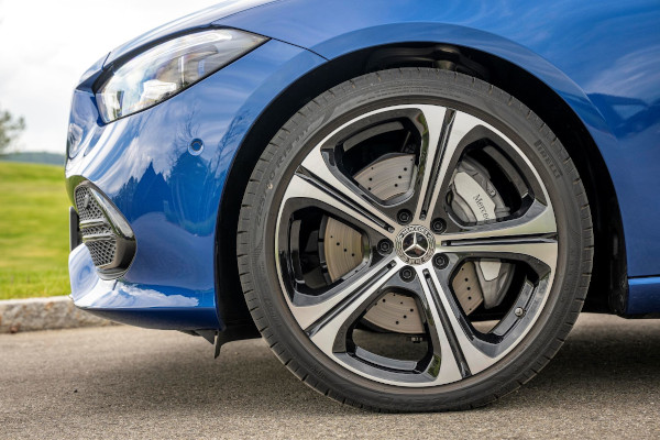 Pirelli: Siguranță, confort și performanță cu noile pneuri Cinturato P7 și P Zero pentru noul Mercedes-Benz C-Class