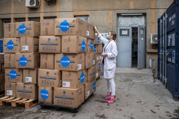 Materiale de protecție împotriva COVID-19 în valoare de peste 270.000 de dolari, livrate de UNICEF în această săptămână în România