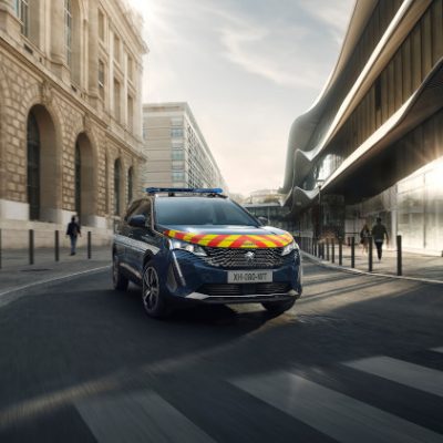 Parcul auto al Jandarmeriei Naționale Franceze devine electrificat cu Peugeot 3008 Hybrid 225