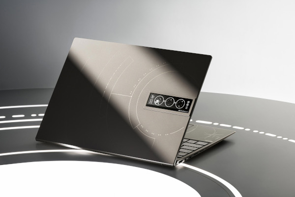ASUS a prezentat la București laptopul Zenbook 14X OLED Space Edition și seria disponibilă pe piața locală