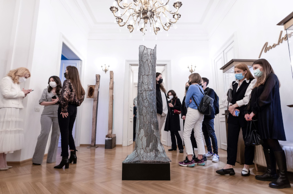 Casa de Bijuterii Malvensky îl sărbătorește pe Constantin Brâncuși prin expoziția de artă contemporană #BrancusiheARTbeat