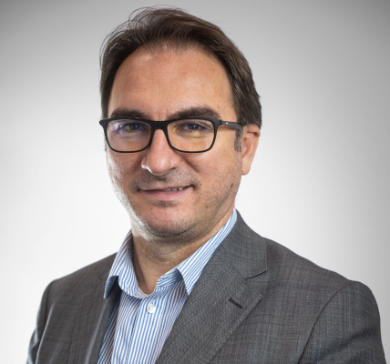 Iulian Nedea, cofondator și CEO al Simtel Team