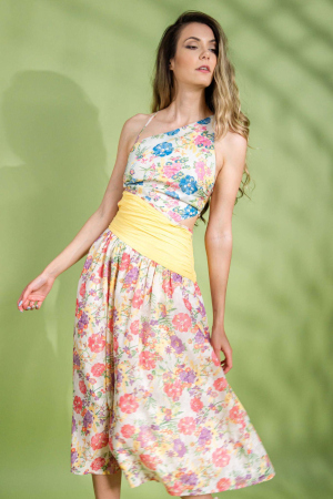 rochii cu imprimeuri florale sursa foto: resense.ro