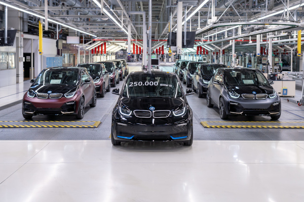 Pionierul electric la final: producţia BMW i3 se încheie cu HomeRun, o ediţie aniversară şi exclusivă