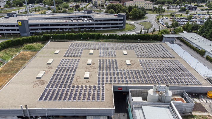 Sectiune a centralei fotovoltaice Enel X de la sediul Ferrari din Maranello