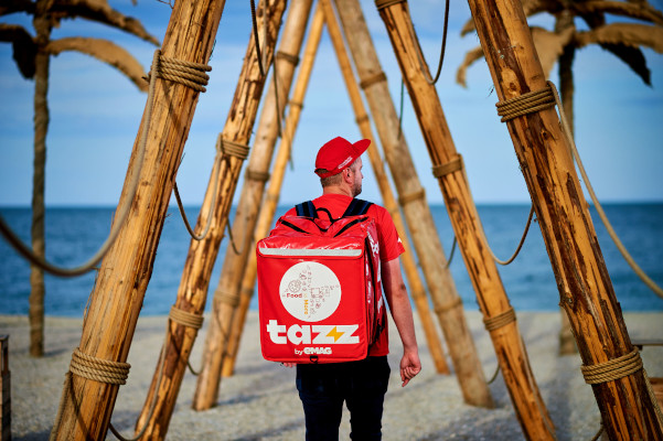 Tazz livrare direct pe plajă în Mamaia și Constanța