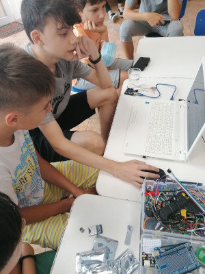 Fundația Vodafone România duce Școala verde din viitor în comunitățile CODE Kids din întreaga țară