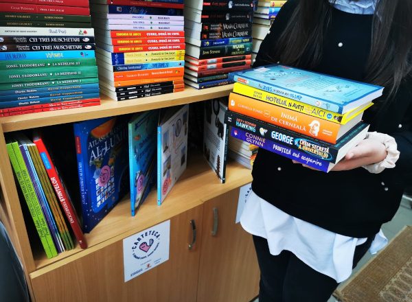 Libris și Salvați Copiii duc cărțile mai aproape de 33.116 de elevi cu acces limitat la lectură