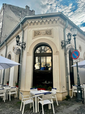 Cea mai veche cafenea a Bucureștiului se redeschide – Cafeneaua Veche 9, într-o clădire istorică, de 210 ani
