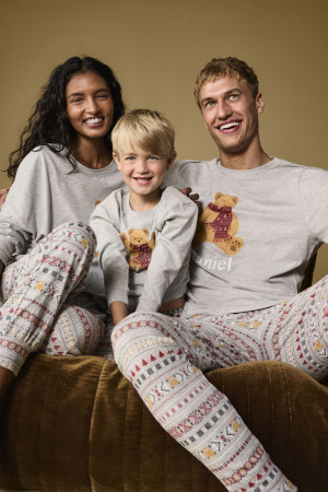 Colecția de iarnă 2022 cu pijamale de familie pentru Crăciun de la Marks & Spencer
