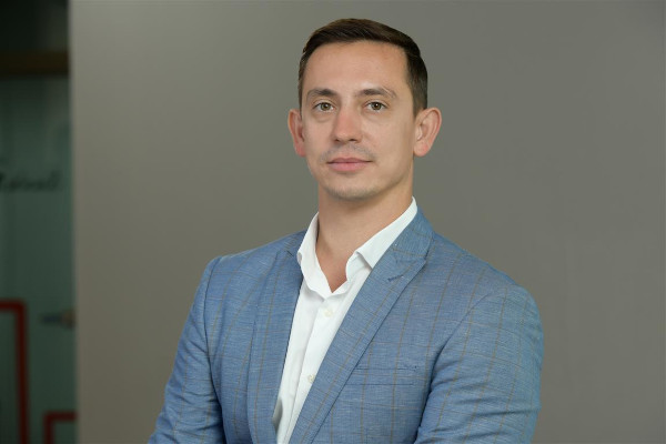 Mihai Escu, Senior Consultant Industrial, JLL