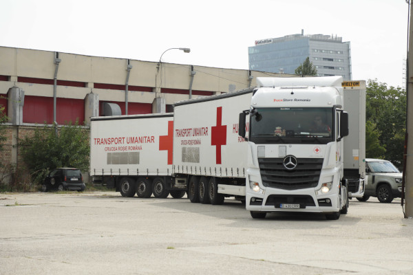 O nouă misiune de ajutor umanitar pentru Ucraina. Trei tiruri ale Crucii Roșii Române au plecat în această dimineață din București cu kituri de dormit în valoare de peste 300 000 de euro