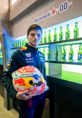 Heineken® ambasador global al variantei 0.0Max Verstappen Campionul Mondial de F1®