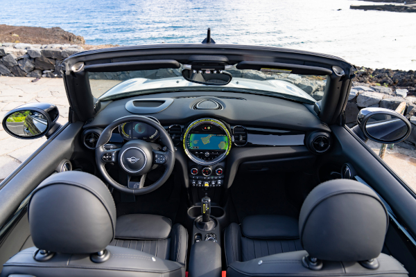 MINI Cooper SE Cabriolet interior