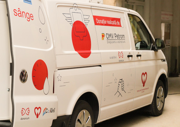 OMV Petrom dotează Centrul de Transfuzie Sanguină București cu o unitate mobilă de transport
