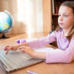 Educația lingvistică modernă: Cursuri online de limba română și engleză pentru elevii din liceu