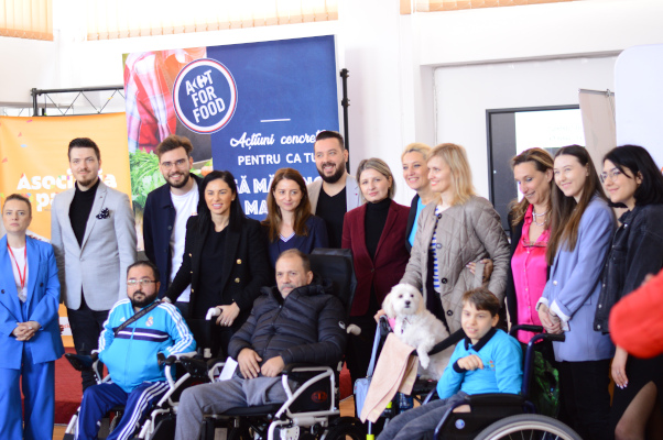 Asociația pastel și Carrefour România au oferit Pedale Salvatoare persoanelor cu dizabilități locomotorii