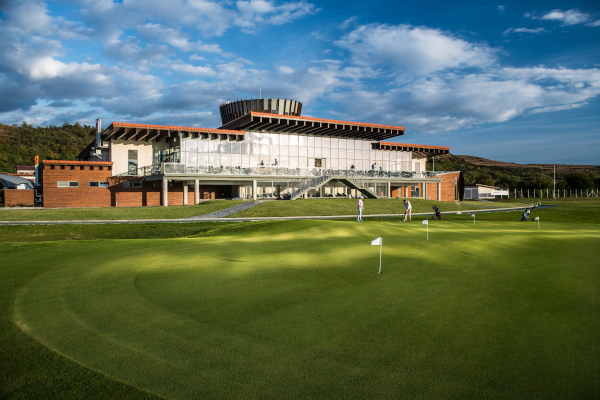 Theodora Golf Club, cel mai mare resort de golf din România, dă startul unui nou sezon