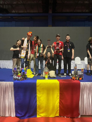 RoboWave, robotul educațional construit de echipa Națională de Robotică a României cu sprijinul companiei Wave Studio, a câștigat două campionate internaționale