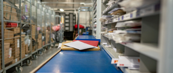 ANCOM supune consultării publice noi reglementări privind regimul de autorizare generală pentru furnizarea serviciilor poștale