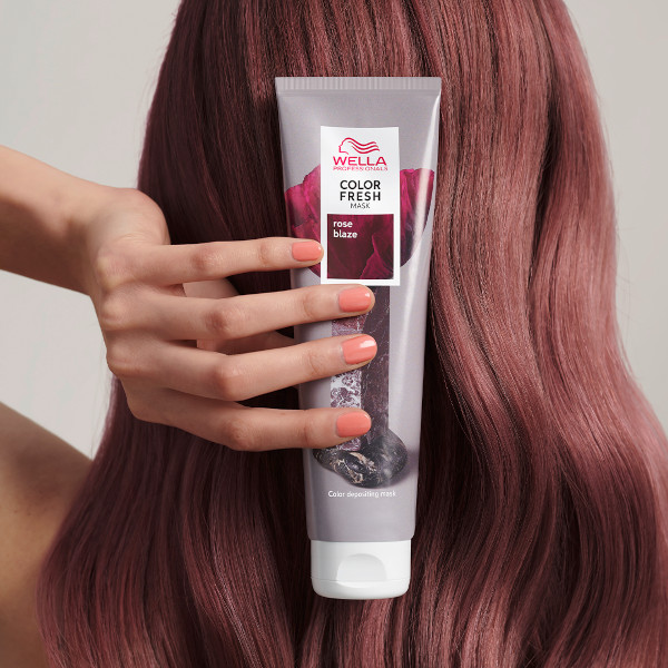 Cum poți da părului tău o incredibilă nuanță de gloss roz?